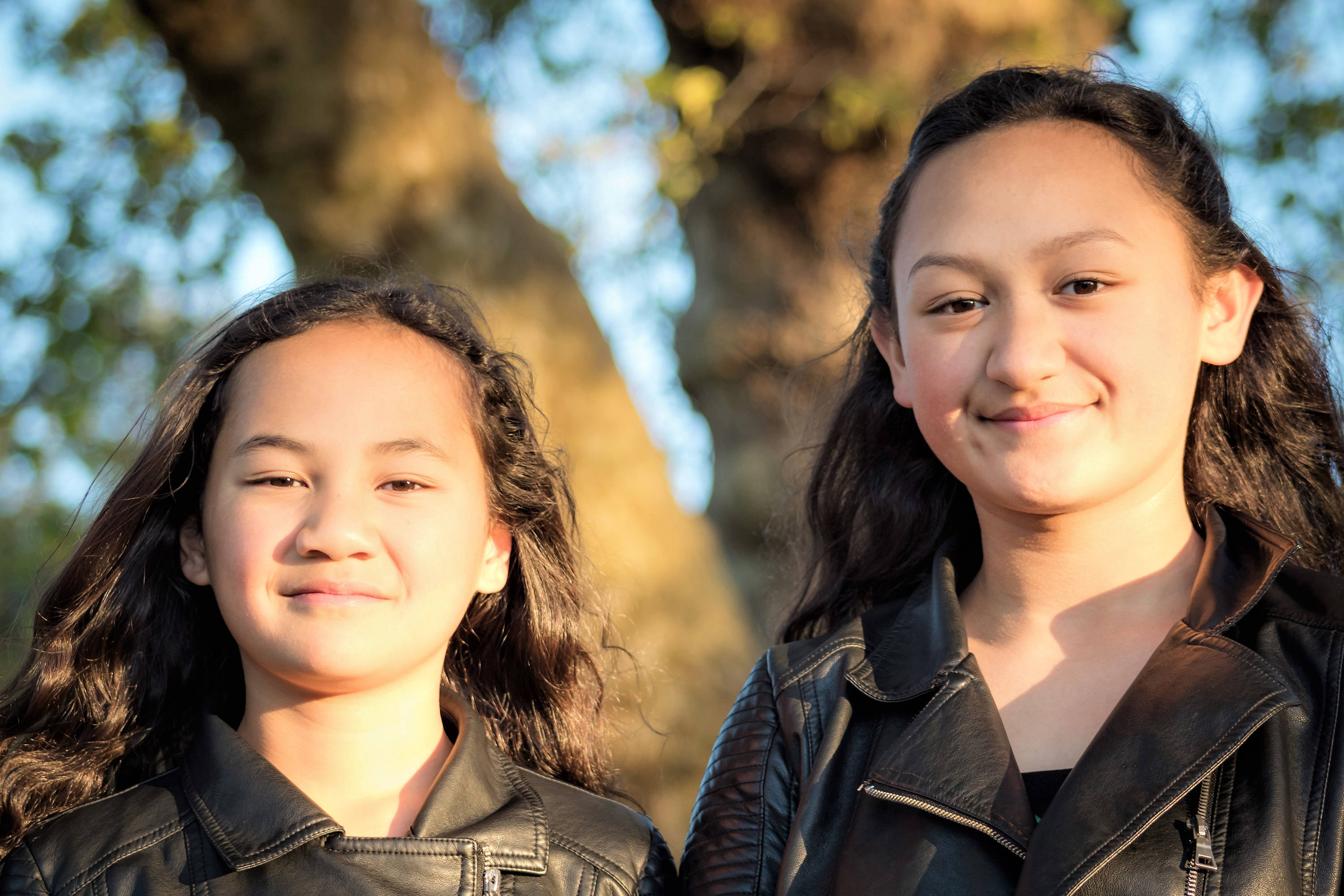 Maori people of New Zealand sisters