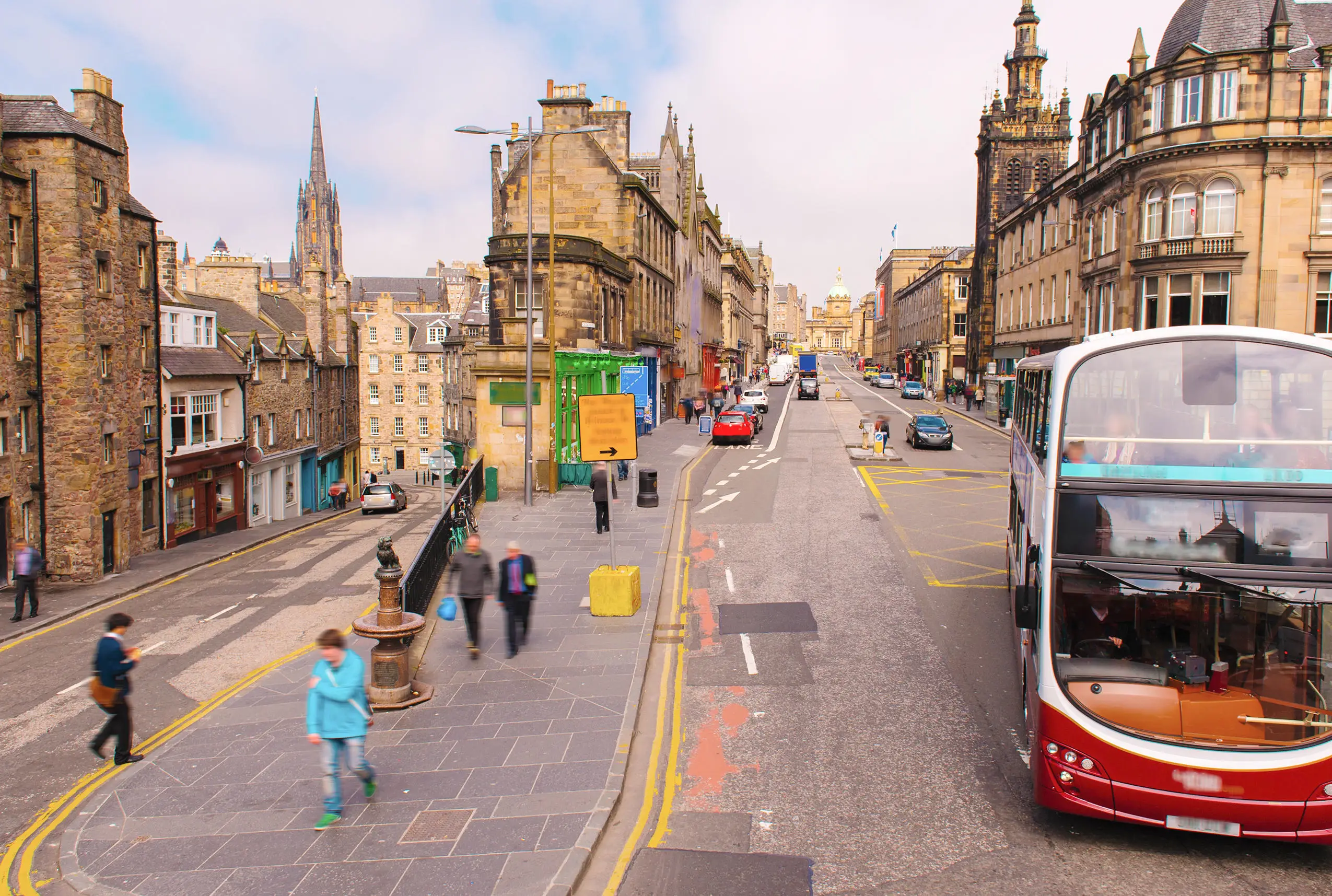 Edinburgh street environment with buses and pedestrians
