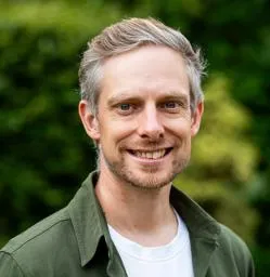 Headshot of Gareth Sumner