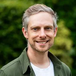 Headshot of Gareth Sumner