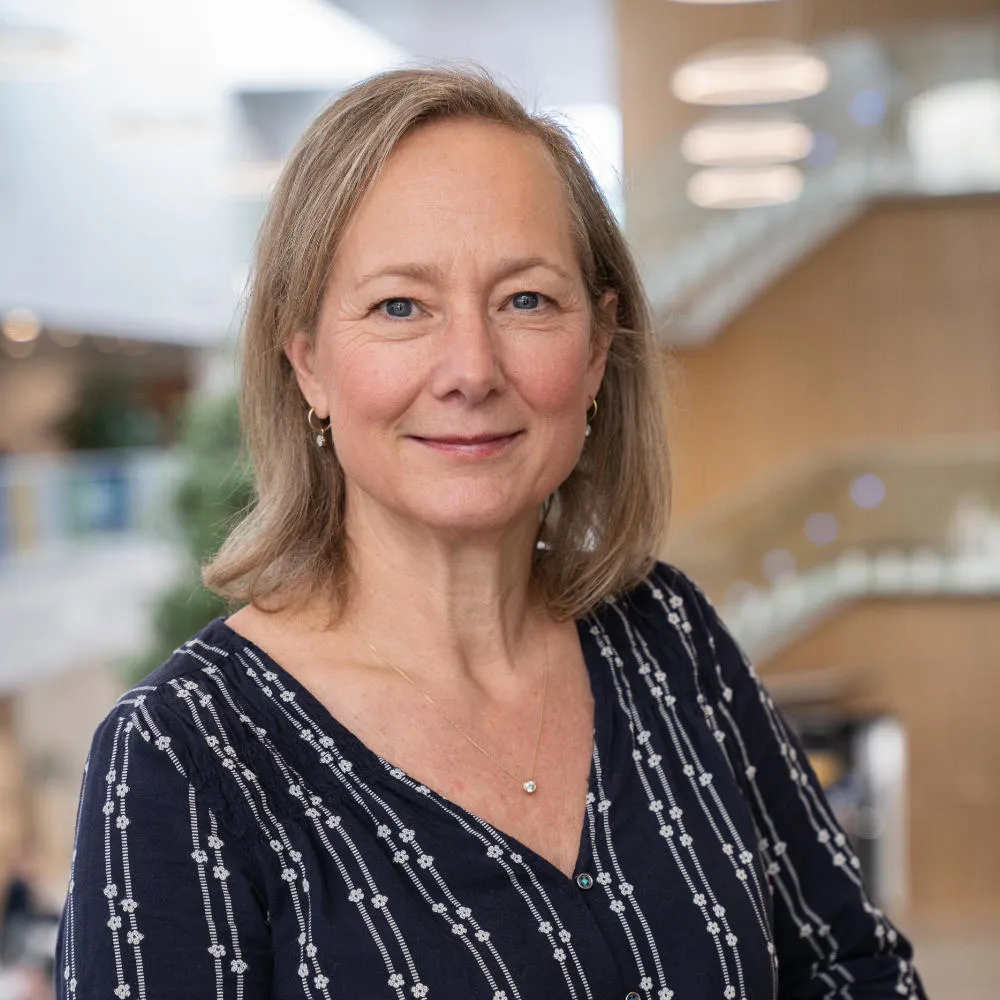 Headshot of Tina Kennedy