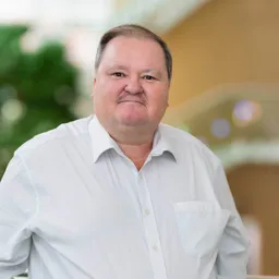 Headshot of Andrew McMenamin