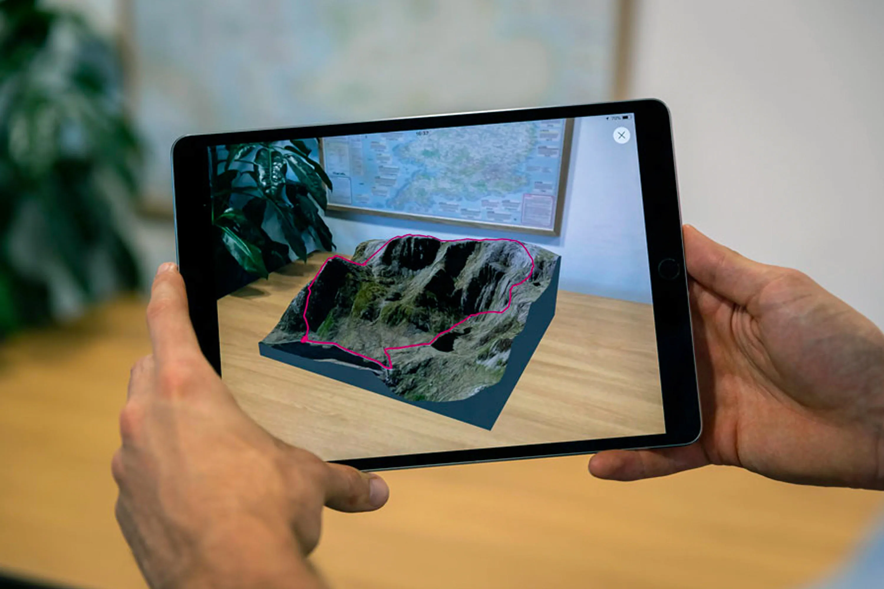 Viewing a 3D fly through of a route on a tablet using AR